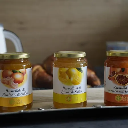 Socrate 招待所 3*